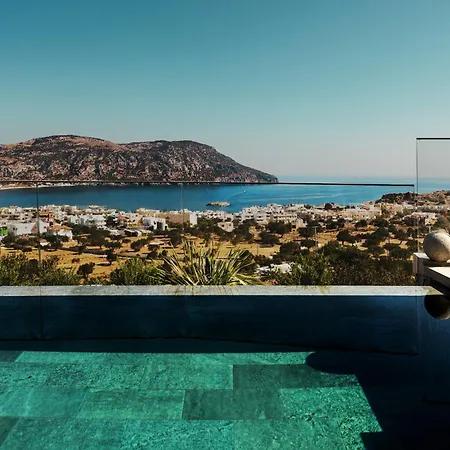 Omega Residences 公寓 *