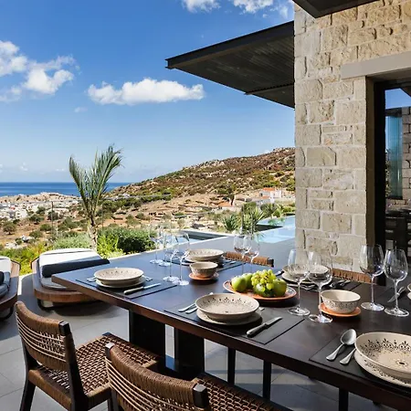 아파트 Omega Residences 카르파토스