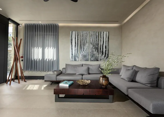 Omega Residences Apartman *